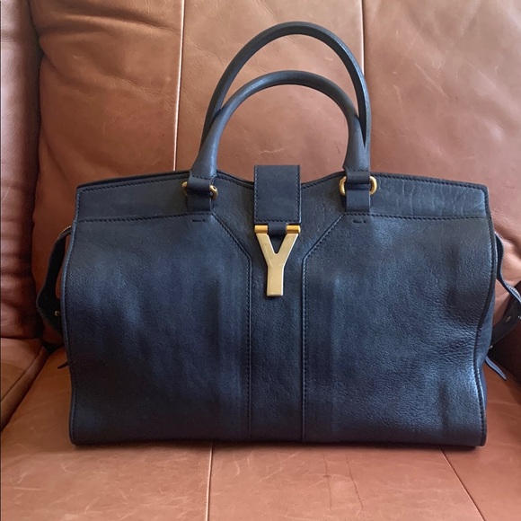Yves Saint Laurent Handbags - 🦋Beautiful YSL Navy Blue Leather Handbag🦋